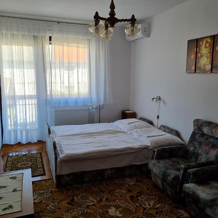 Gyoengyvirag Apartman Lenti Exteriör bild
