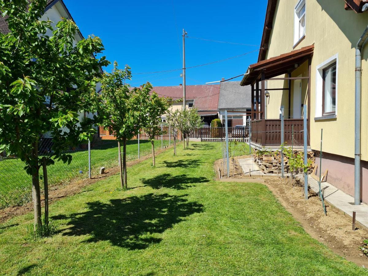 Gyoengyvirag Apartman Lenti Exteriör bild